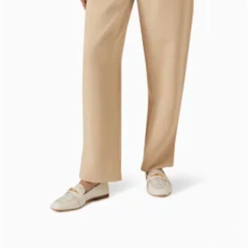 Michael Kors Tiffanie Loafers in Leather & Logo Canvas Color: Vanilla - Picture 10 of 10